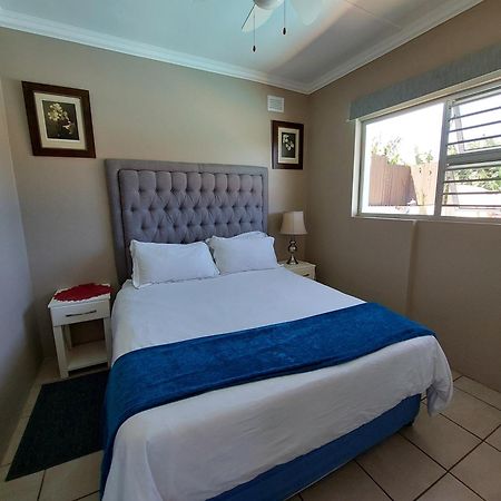 Poolside Guest House พอร์ตเชพสโตน ภายนอก รูปภาพ