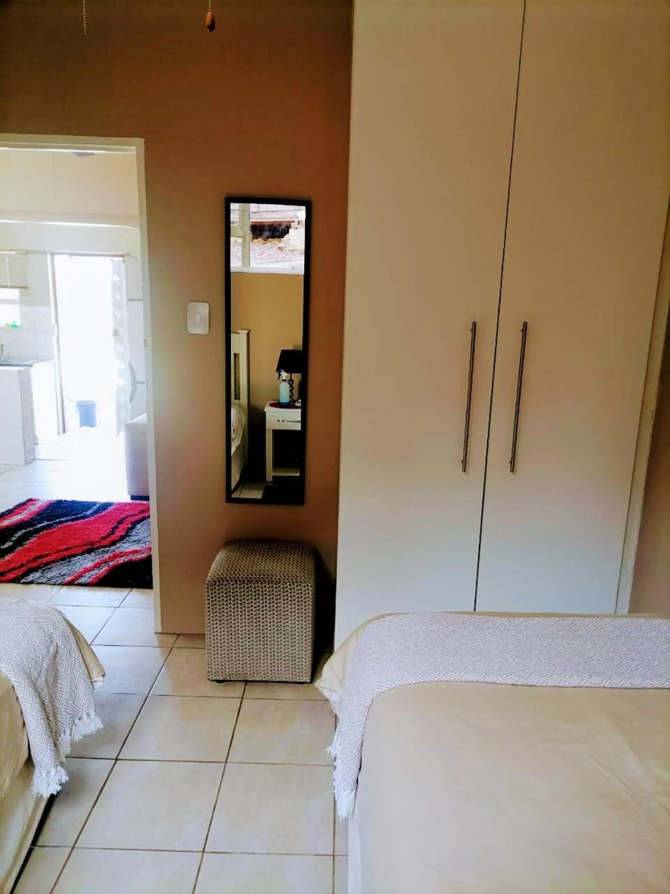 Poolside Guest House พอร์ตเชพสโตน ห้อง รูปภาพ